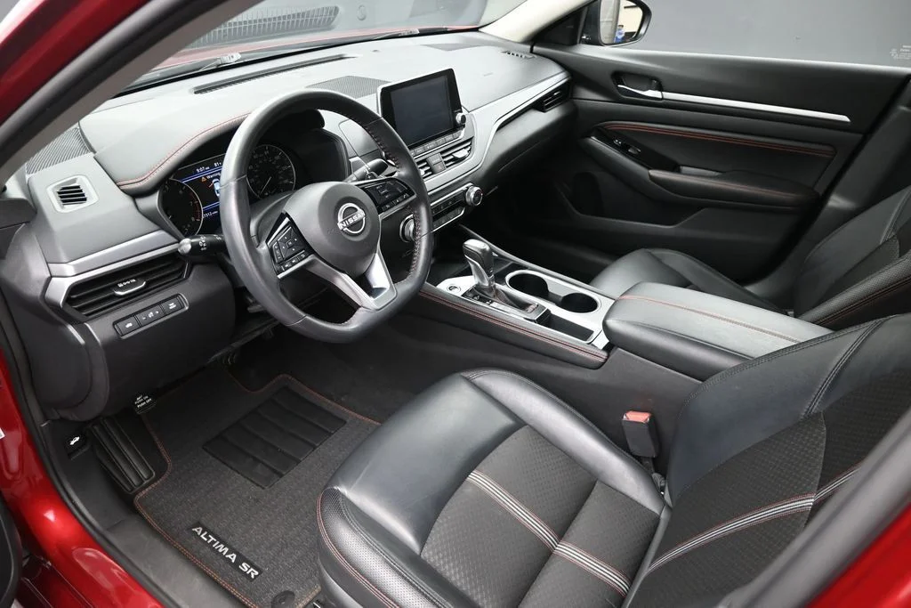Used 2023 Red Nissan 2.5 SR image 21
