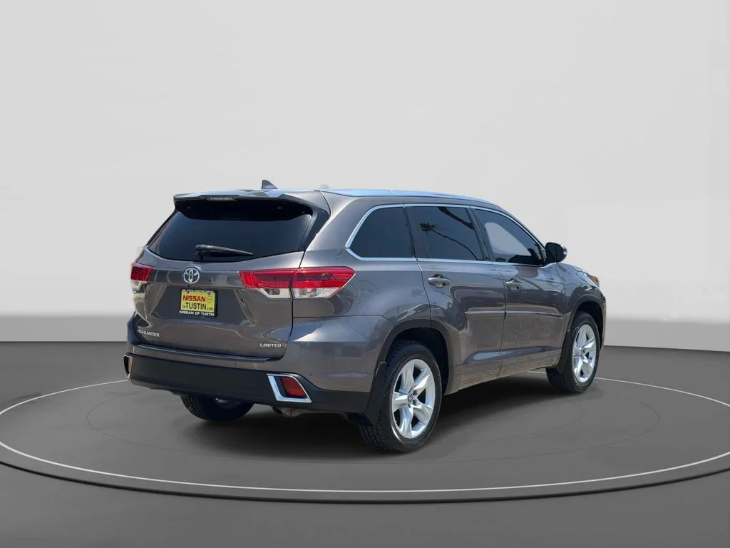 Used 2019 Predawn Gray Mica Toyota Limited image 7