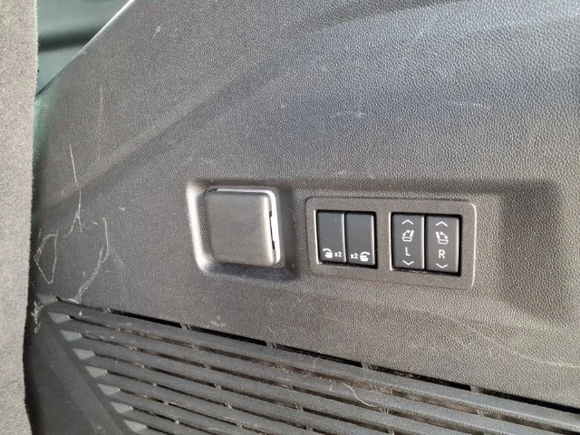 Used 2025 Sterling Gray Metallic Chevrolet Premier image 7