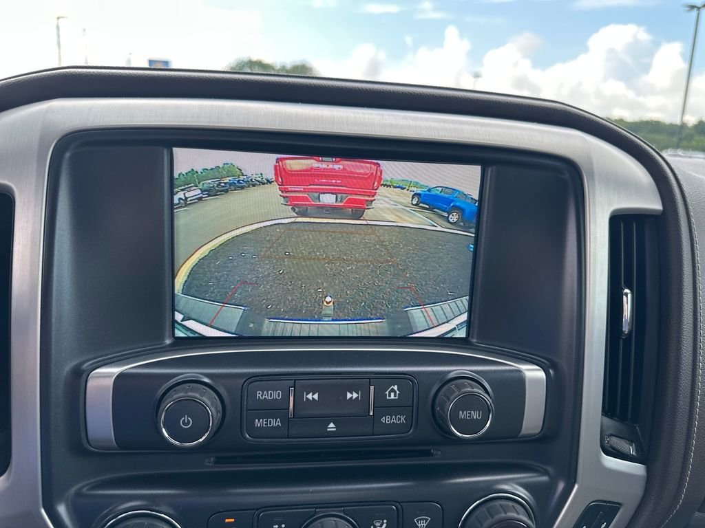 Used 2018 White GMC SLT image 22