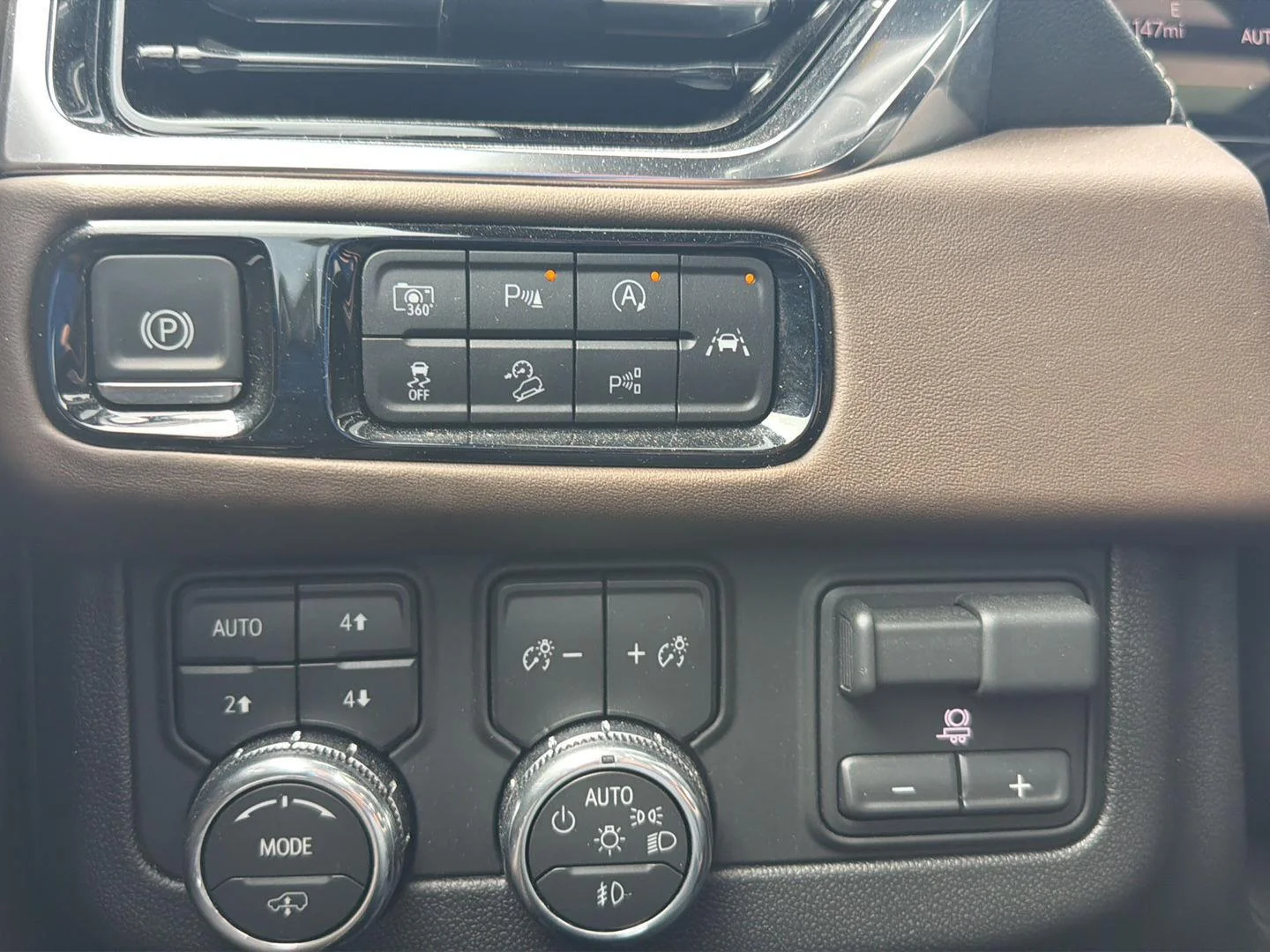Used 2025 Sterling Metallic GMC Denali Ultimate image 26