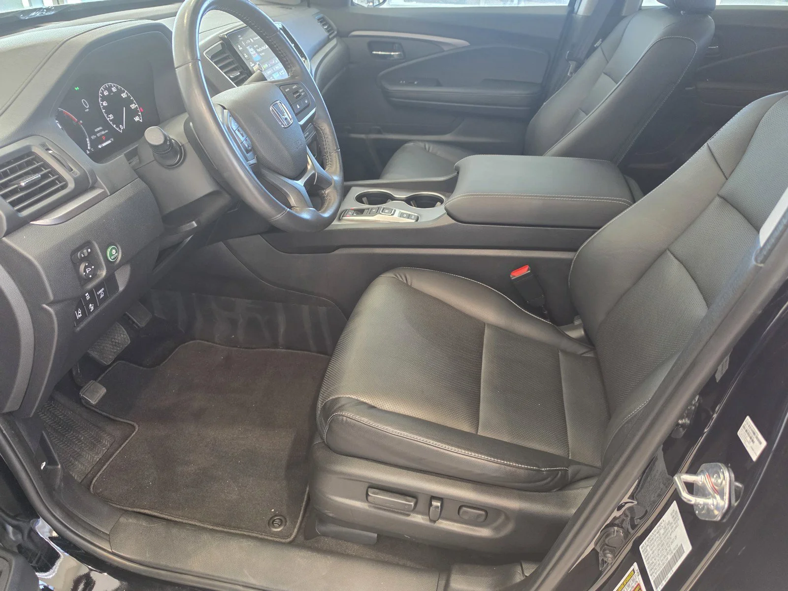 Certified Used 2025 Crystal Black Pearl Honda AWD RTL image 30