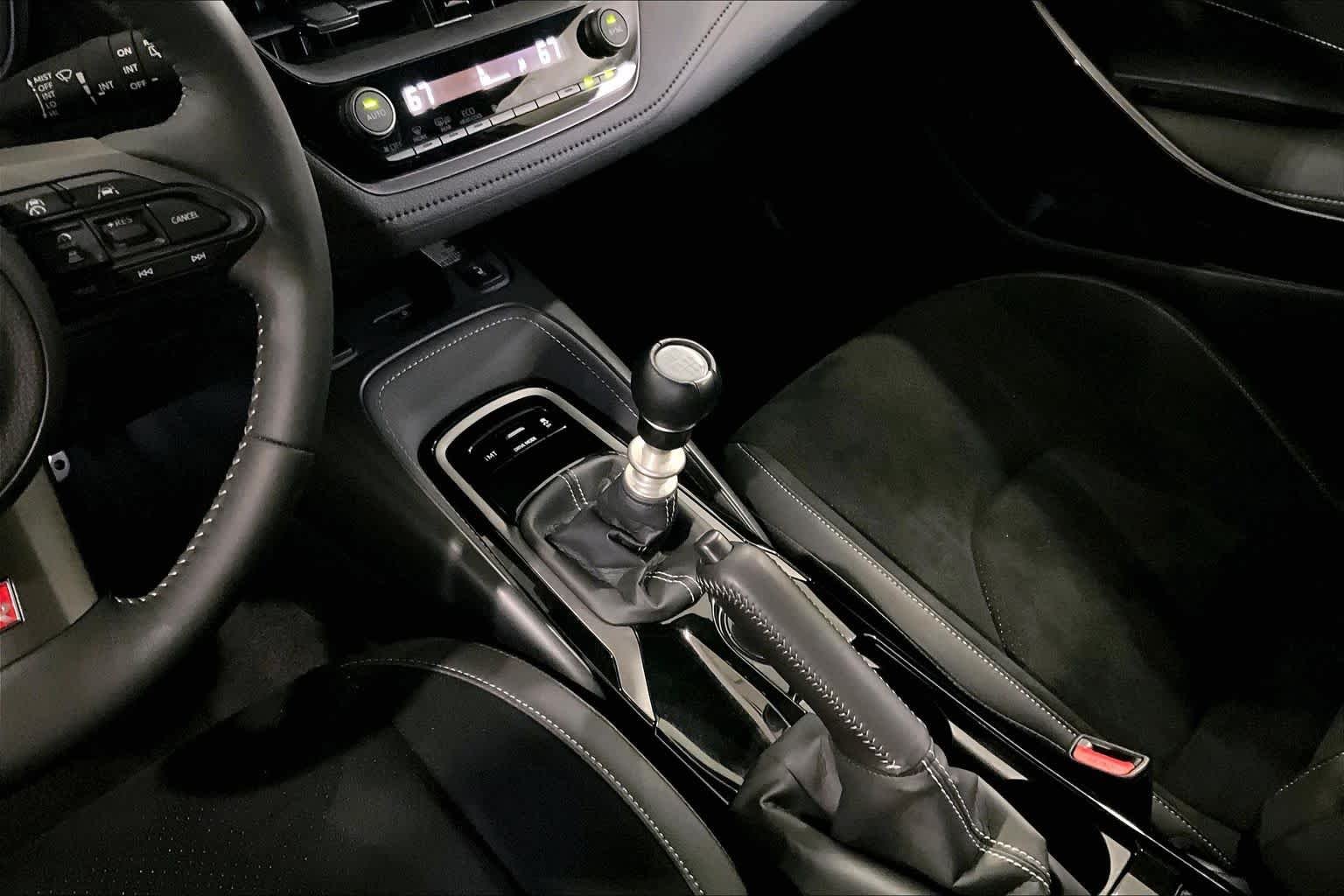 Used 2025 Ice Cap Toyota Premium image 30
