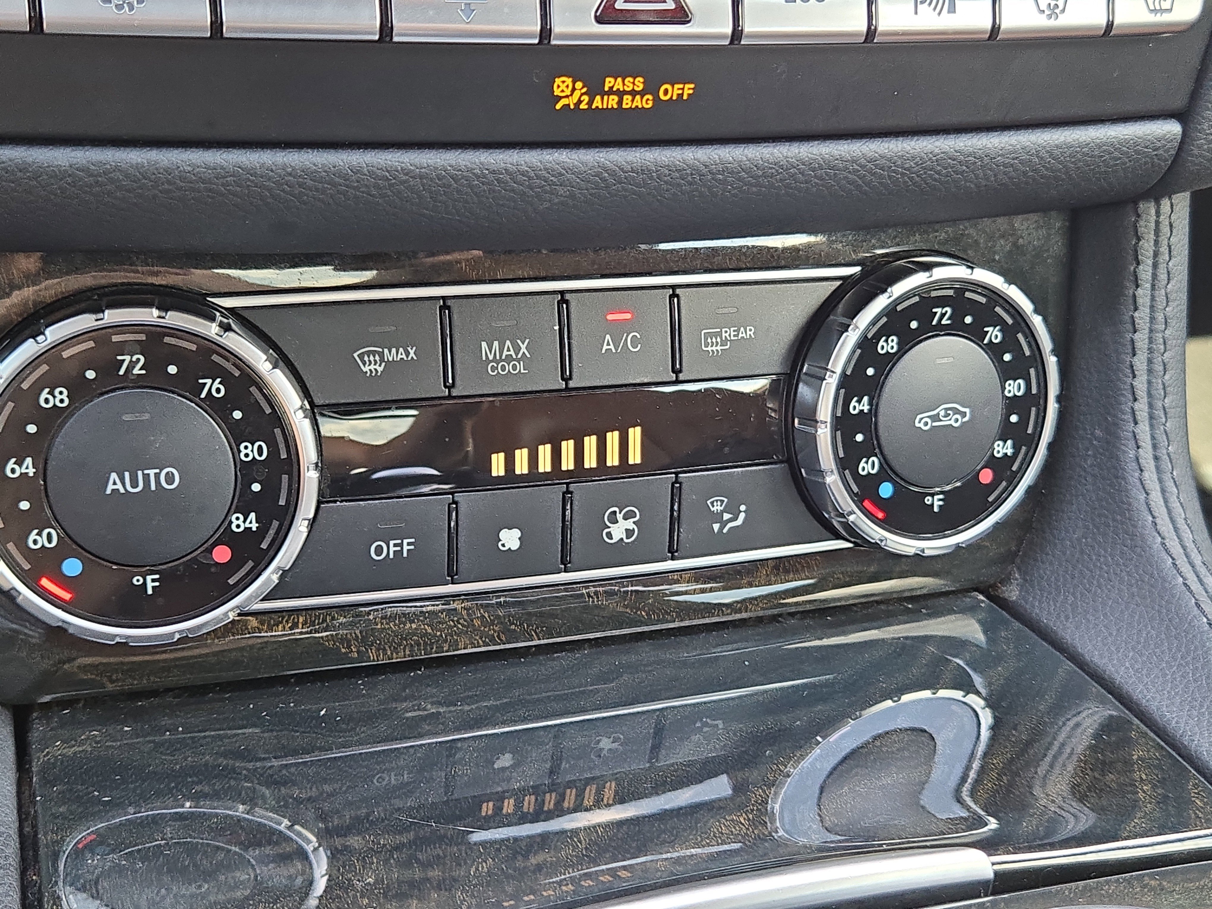 Used 2018 Red Mercedes-Benz 4MATIC® image 28