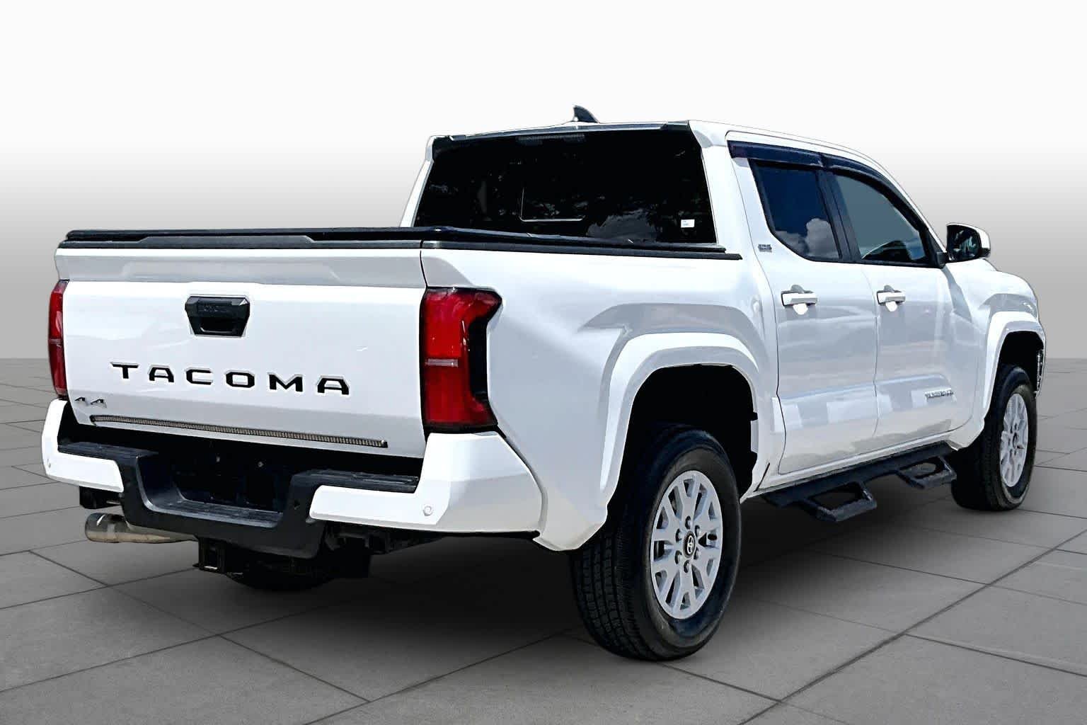 Used 2024 Ice Cap Toyota SR5 image 13