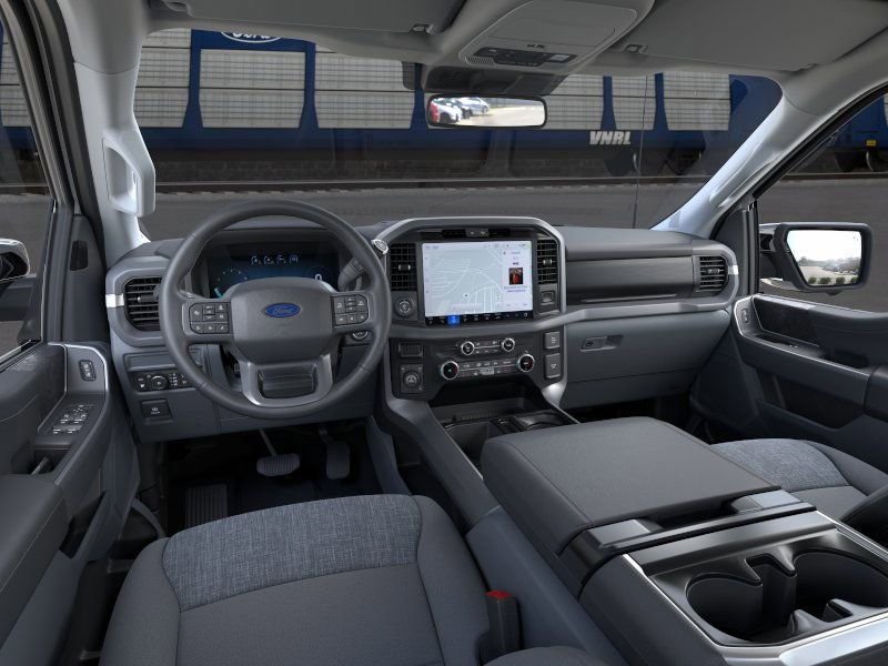 2025 Ford F-150 XLT - Photo 9