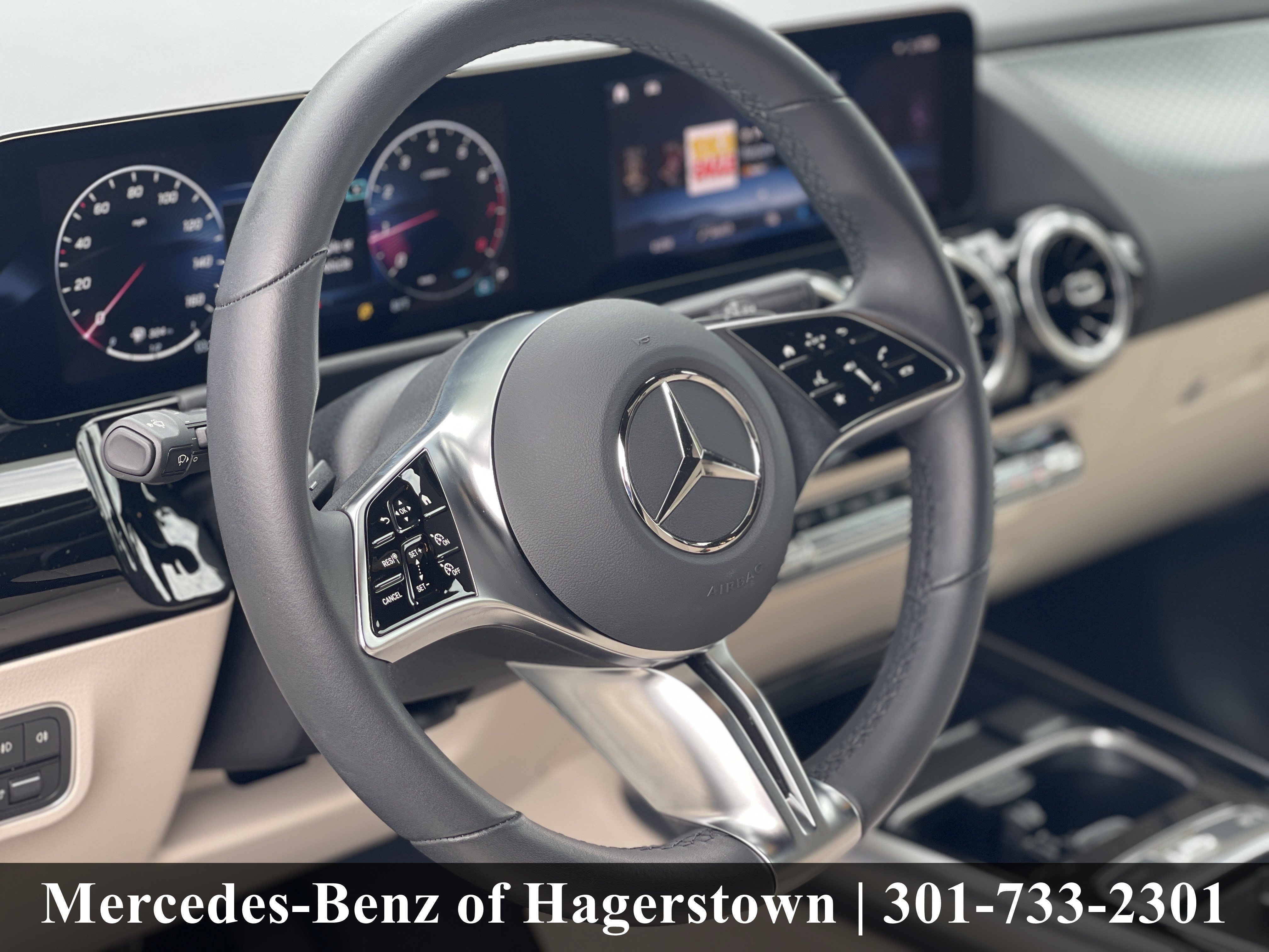 Certified Used 2025 Polar White Mercedes-Benz GLA 250 4MATIC® SUV image 11