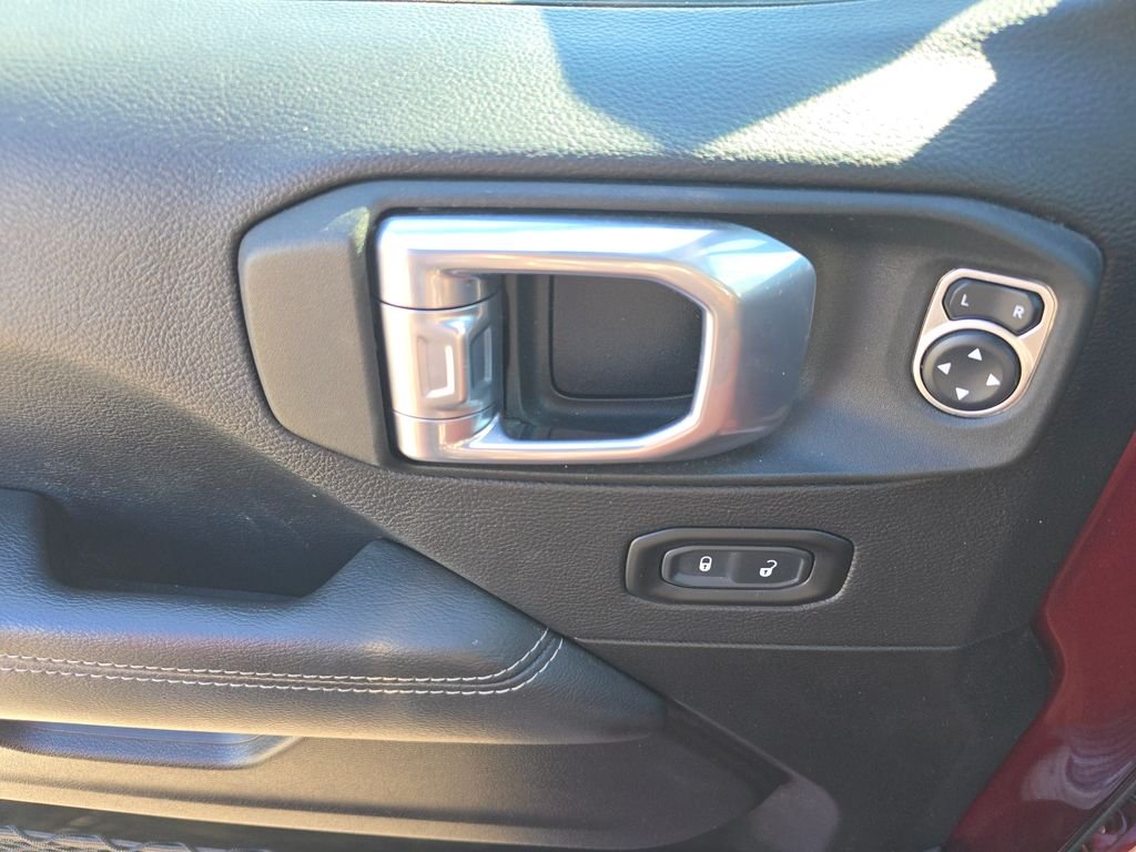 Used 2021 Red Jeep Unlimited Sahara image 27