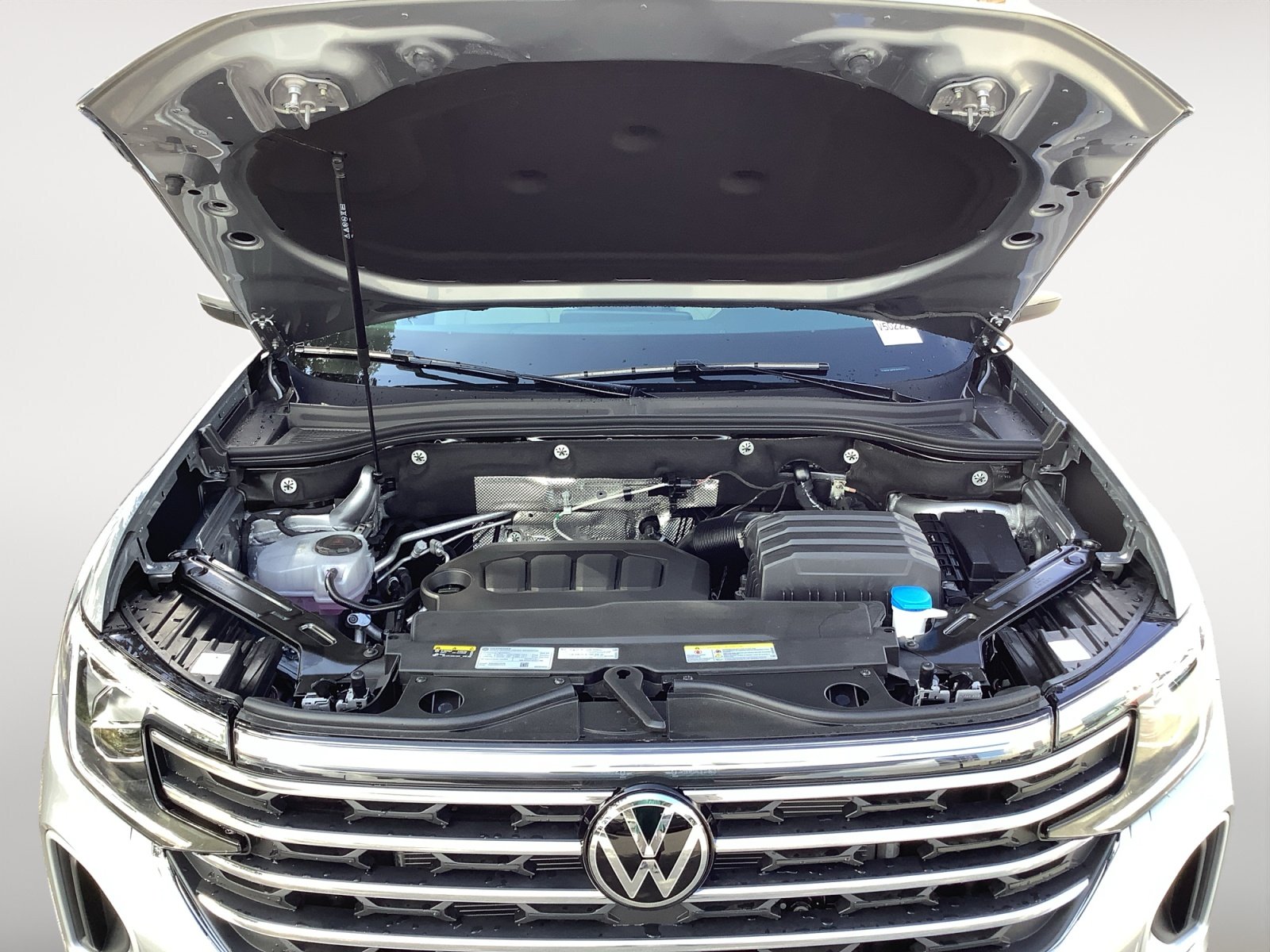New 2026 Silver Mist Metallic Volkswagen 2.0T SE w/Technology image 12