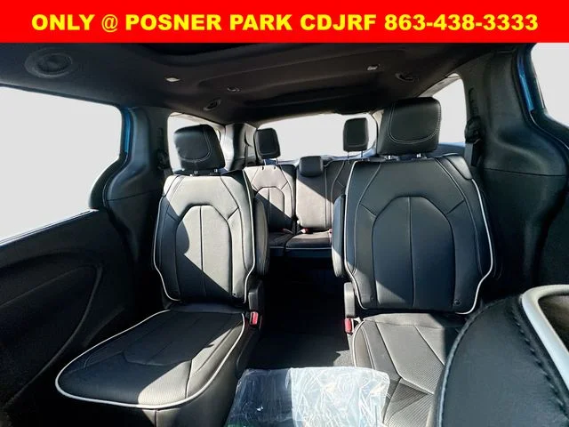 New 2027 Hydro Blue Pearl-Coat Exterior Paint Chrysler Limited image 26