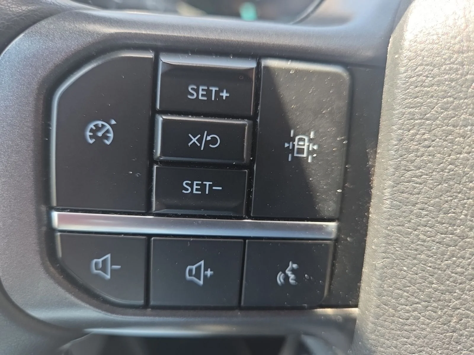 Used 2025 Atlas Blue Ford XLT image 22