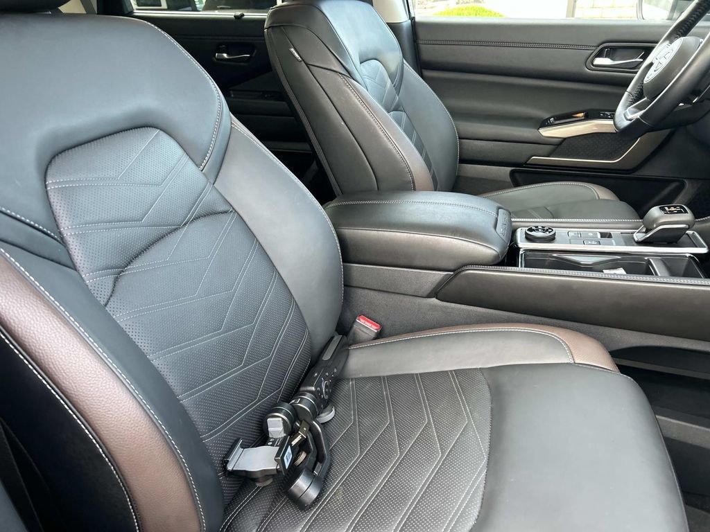 Certified Used 2025 Boulder Gray Metallic Nissan Platinum image 25