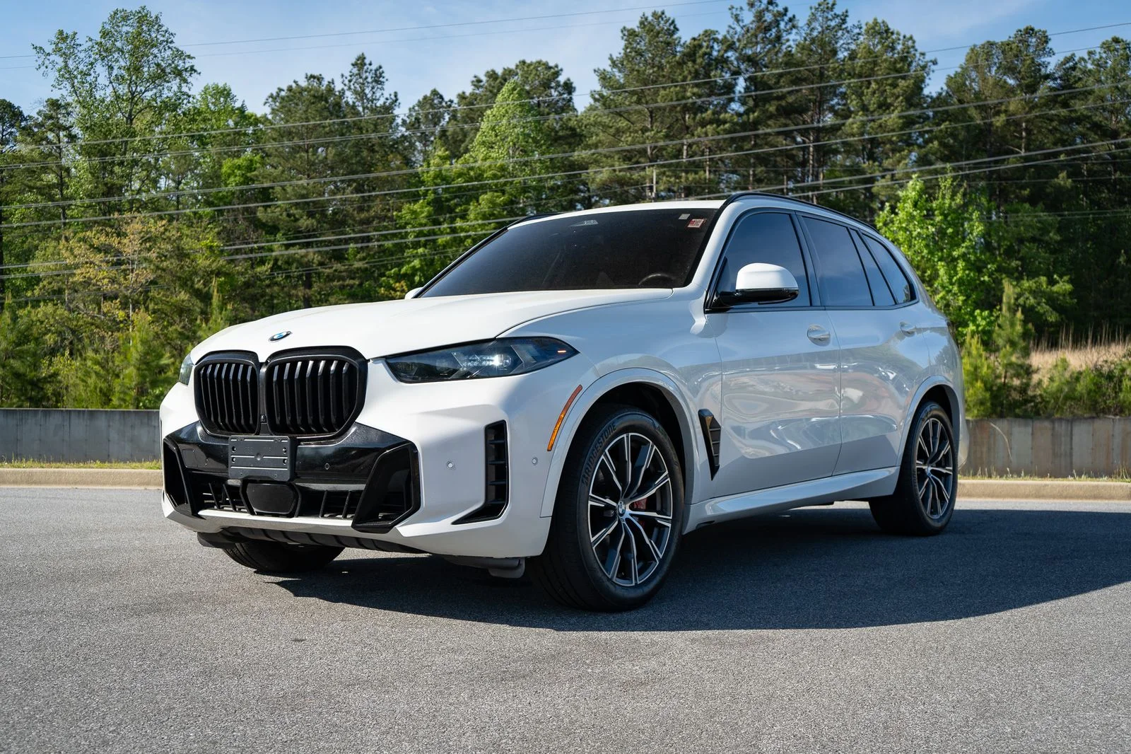 Used 2024 White BMW xDrive40i image 3