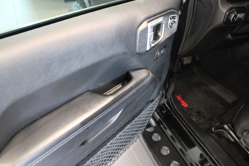 Used 2018 Black Clearcoat Jeep Unlimited Sahara image 30
