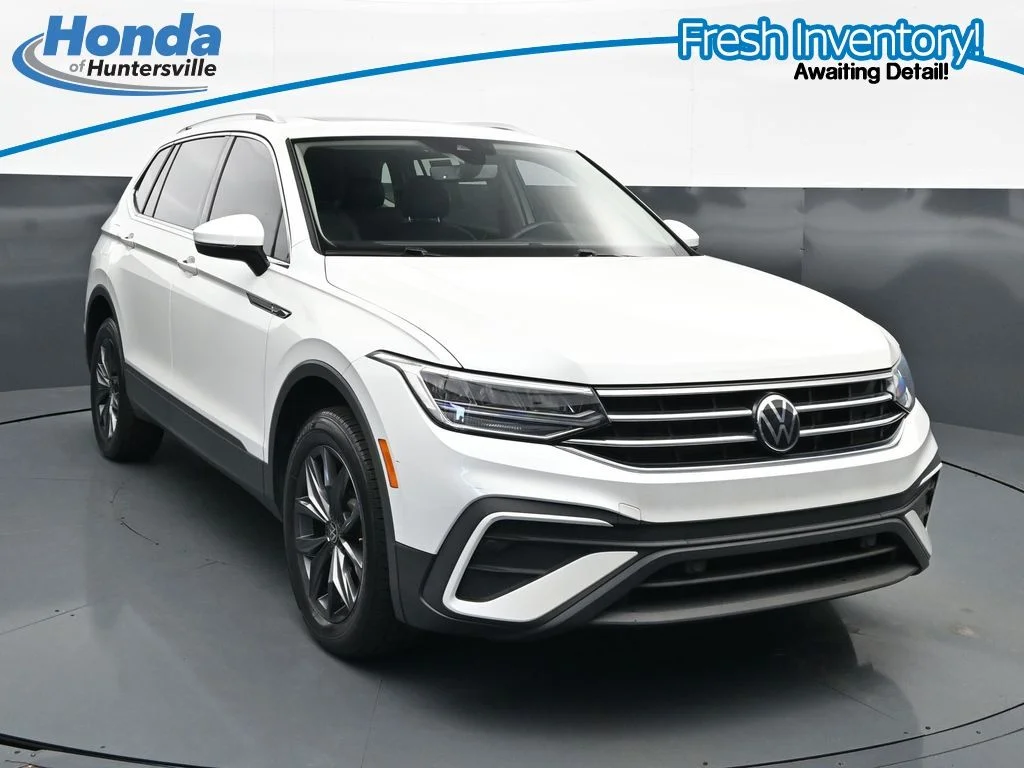 Used 2023 Opal White Volkswagen 2.0T SE image 1