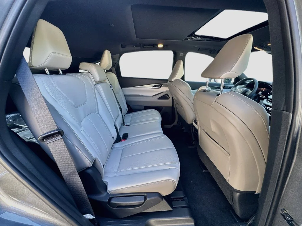 New 2027 GRAPHITE SHADOW INFINITI Luxe AWD image 28