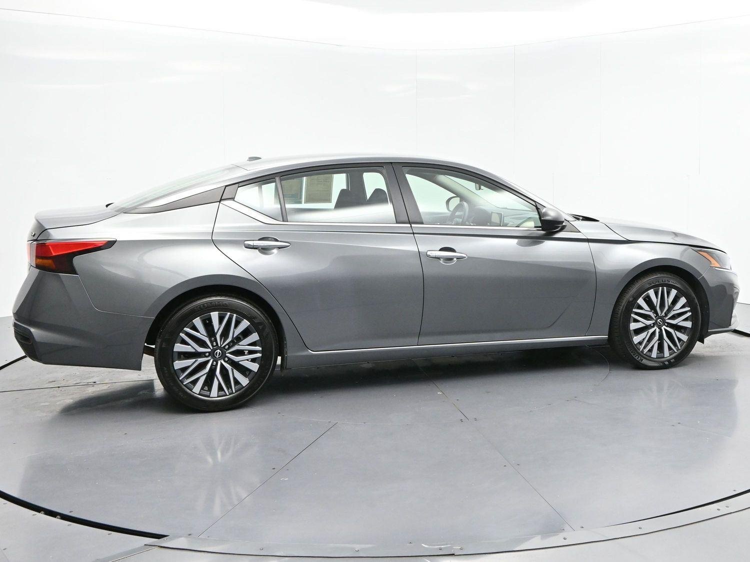 Used 2024 Gun Metallic Nissan 2.5 SV image 8