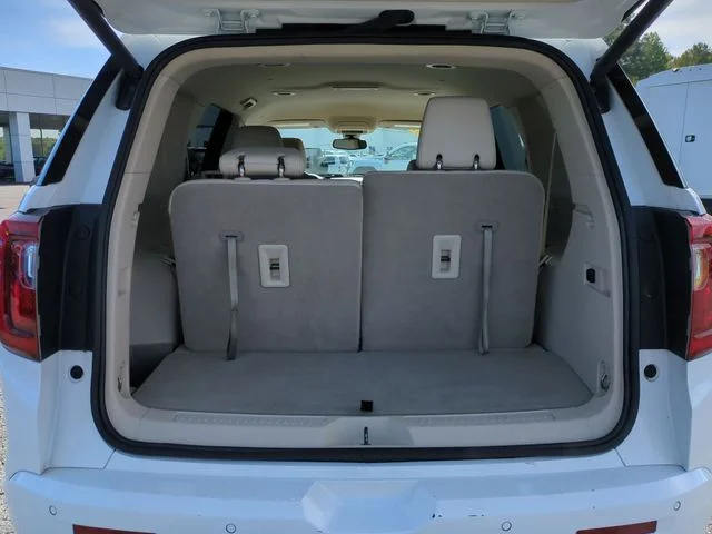 Used 2023 White GMC Denali image 24