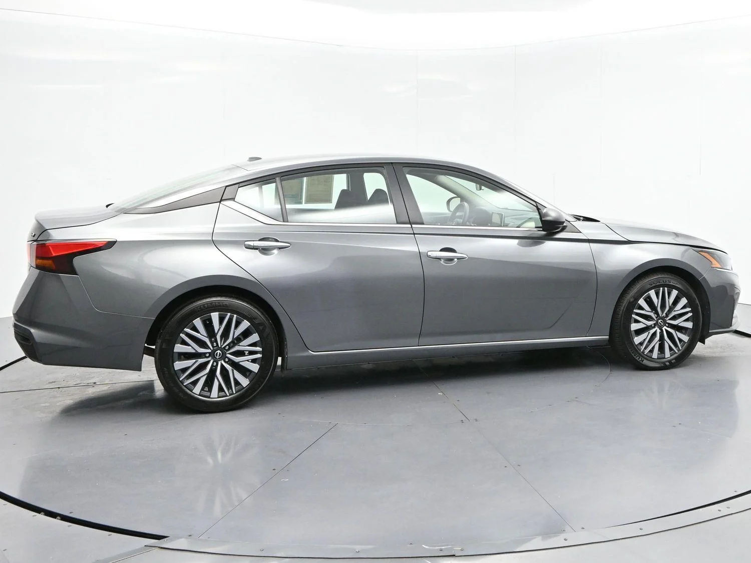 Used 2024 Gun Metallic Nissan 2.5 SV image 8