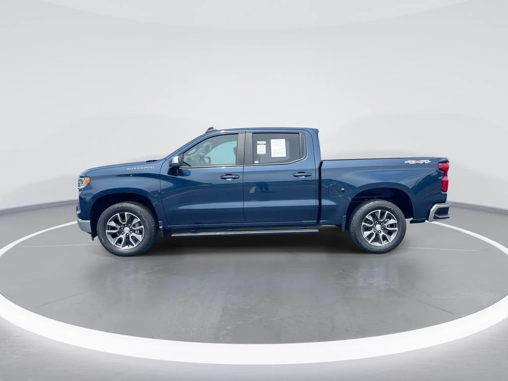 Used 2023 Blue Chevrolet LT image 5