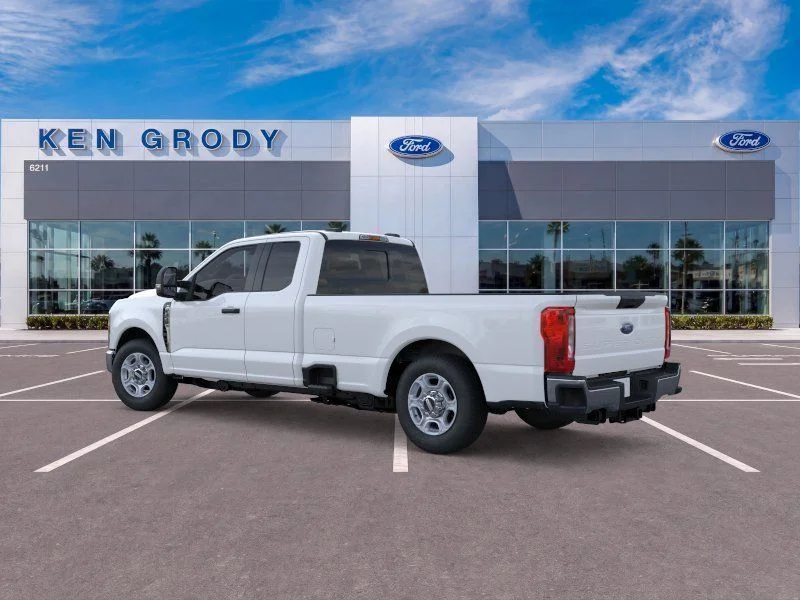 New 2026 Oxford White Ford XLT image 19
