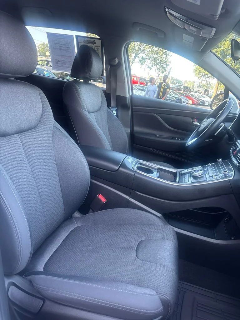 Used 2023 White Hyundai SEL image 19