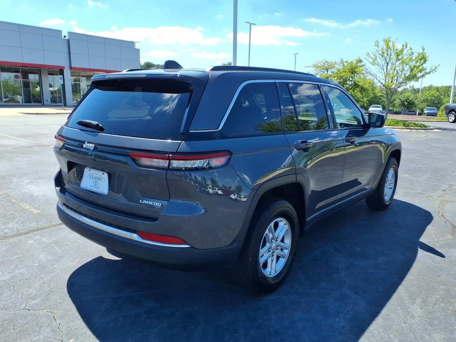 Used 2024 Baltic Gray Metallic Clearcoat Jeep Laredo image 2