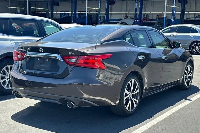 Used 2017 Bronze Nissan 3.5 SL image 5