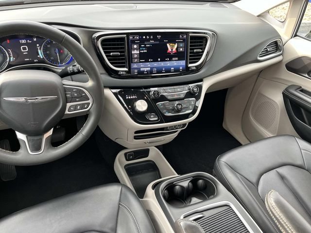 Used 2024 White Chrysler Touring L image 13