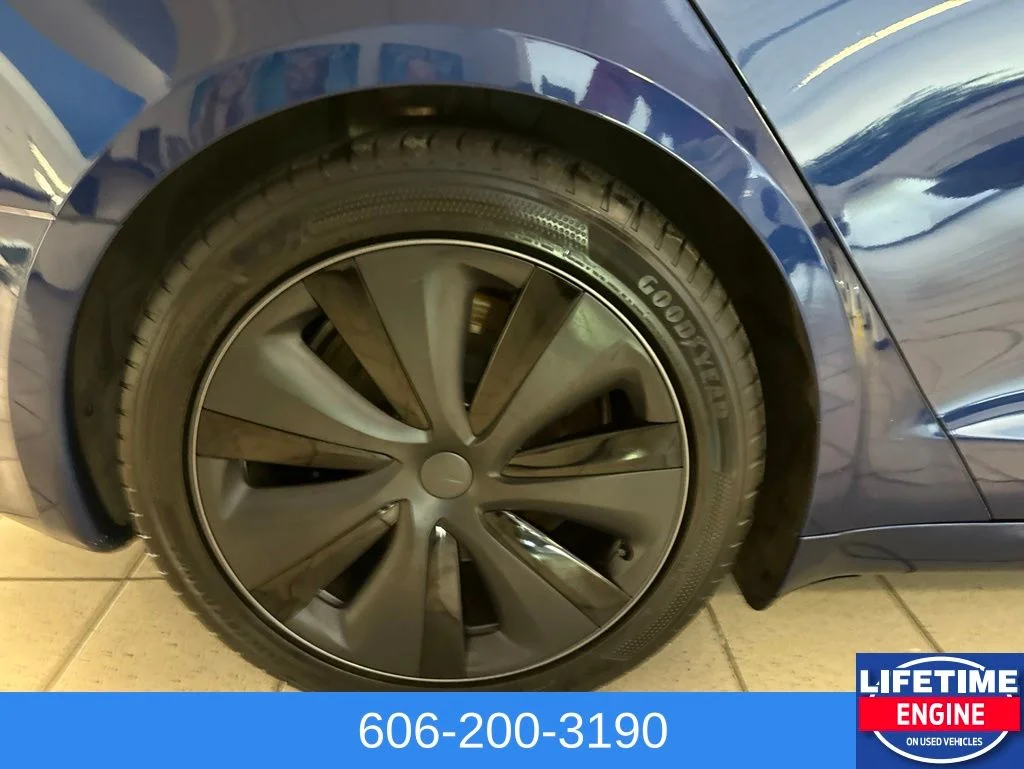 Used 2021  Tesla Plaid image 6