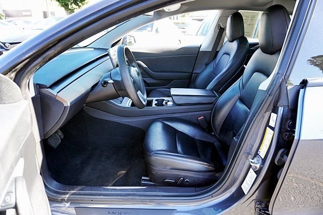 Used 2021  Tesla Standard Range Plus image 13
