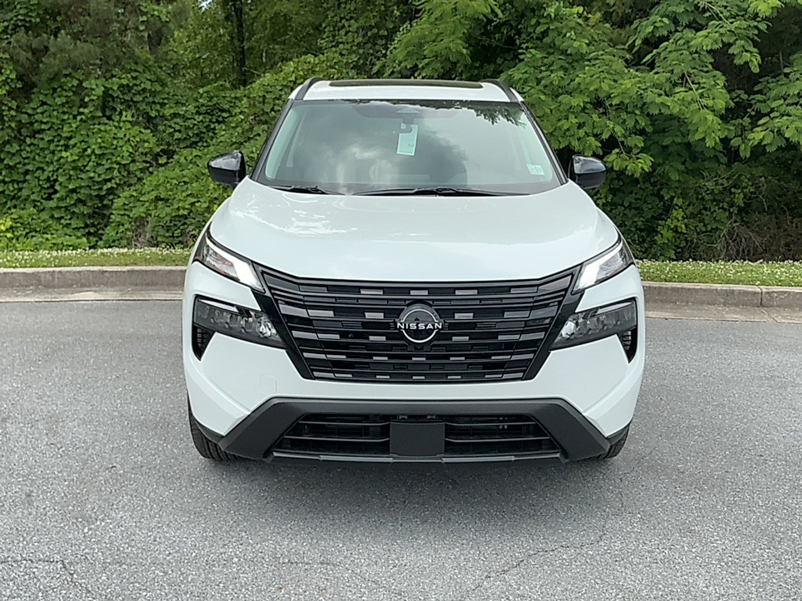 New 2026 Everest White Pearl Tricoat Nissan Dark Armor image 17