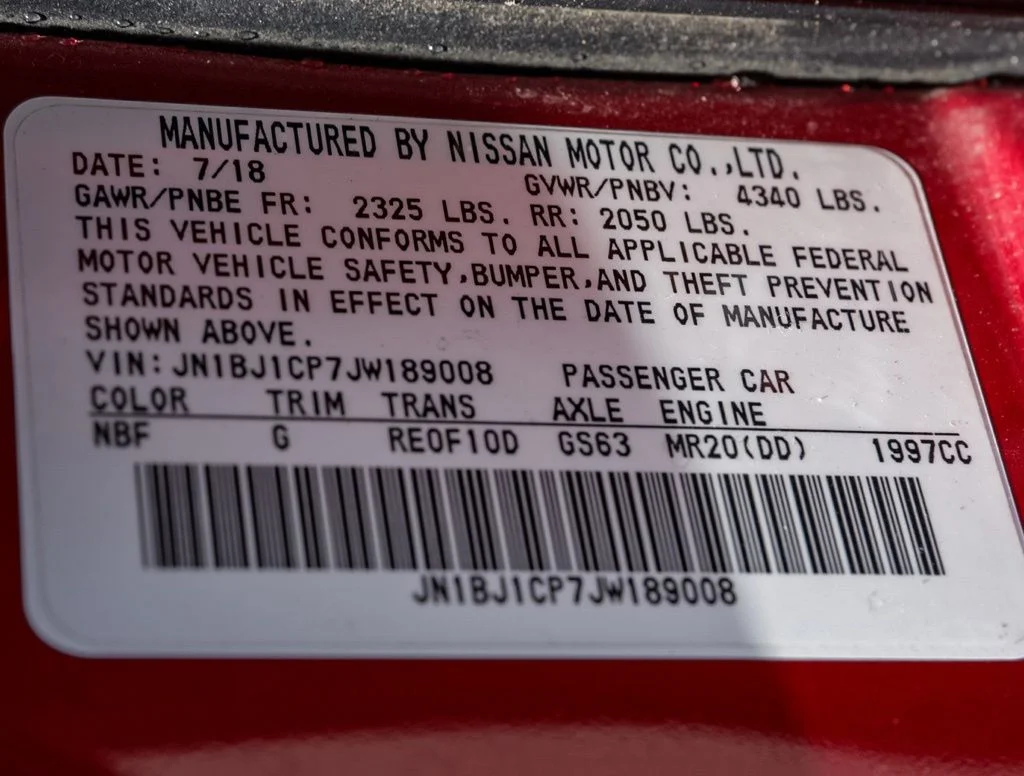 Used 2018 Red Nissan S image 32