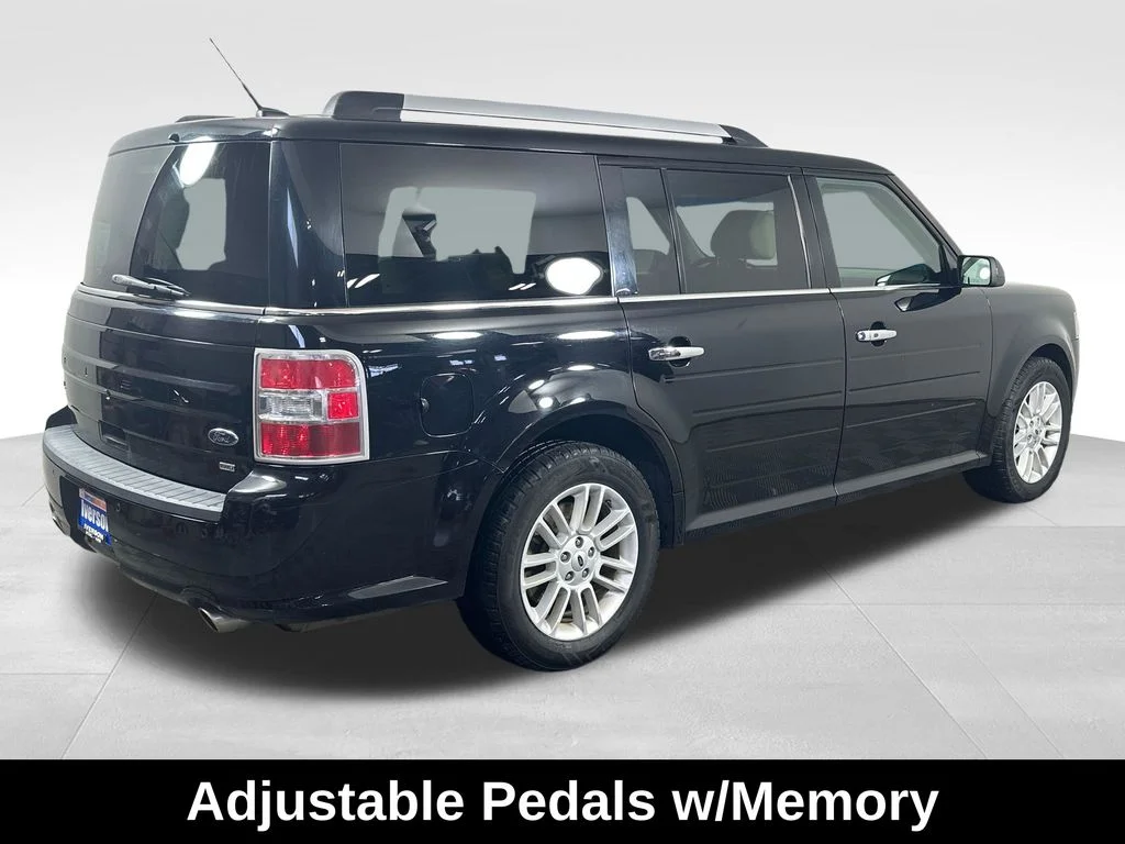 Used 2018 Black Ford SEL image 12