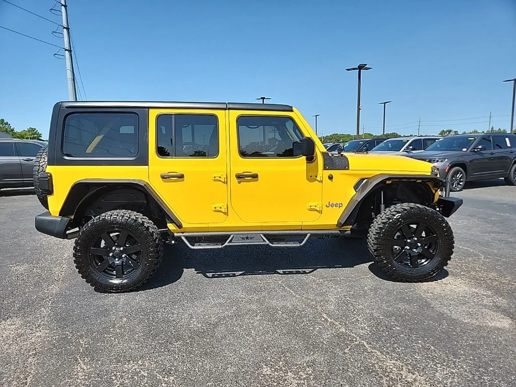 Used 2020  Jeep Unlimited Sport S image 9