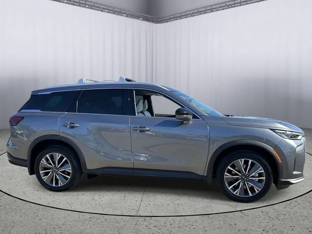 New 2027 GRAPHITE SHADOW INFINITI Luxe AWD image 6
