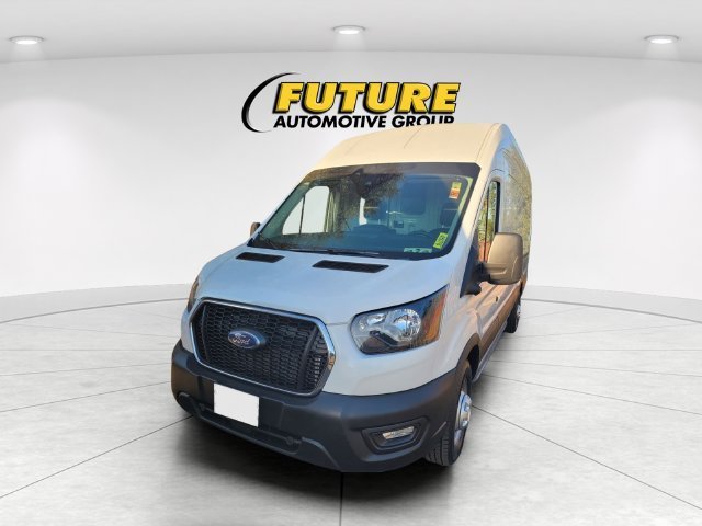 Used 2024 White Ford Base image 2