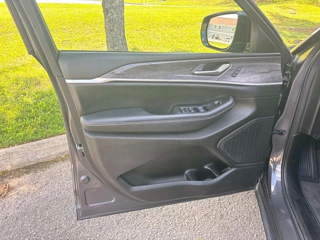 Used 2023 Gray Jeep Limited image 26