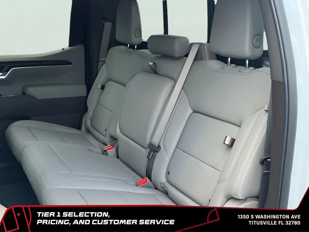 New 2026 Glacier White Tricoat GMC SLT image 31