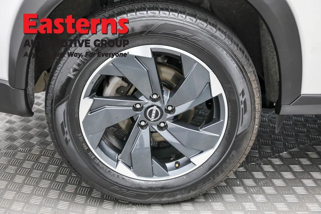 Used 2024 Silver Nissan SV image 30