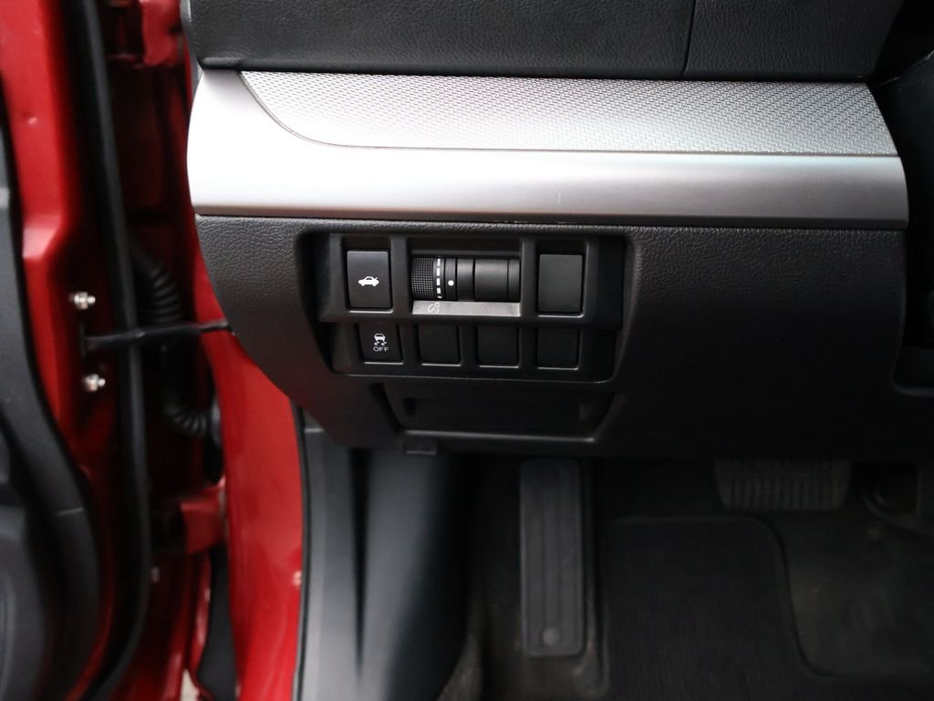 Used 2015 Red Subaru 2.5i image 27