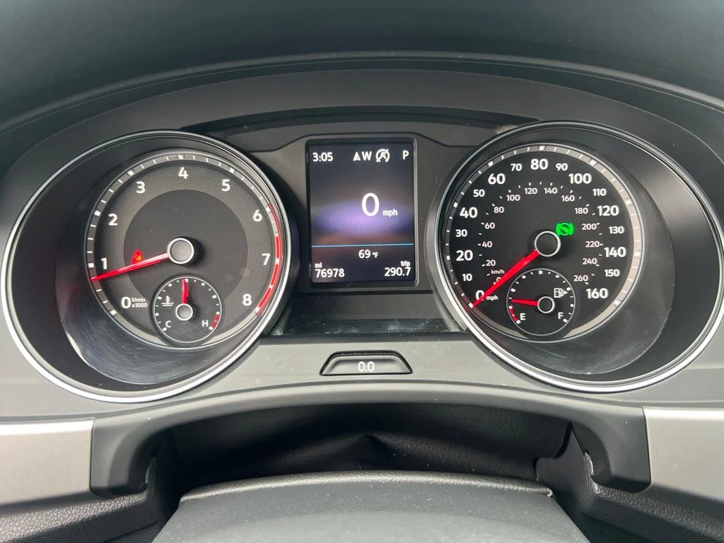 Used 2019 Gray Volkswagen 2.0T SE image 23