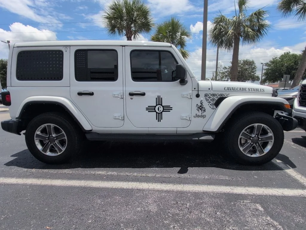 2022 Jeep Wrangler Sahara's photo