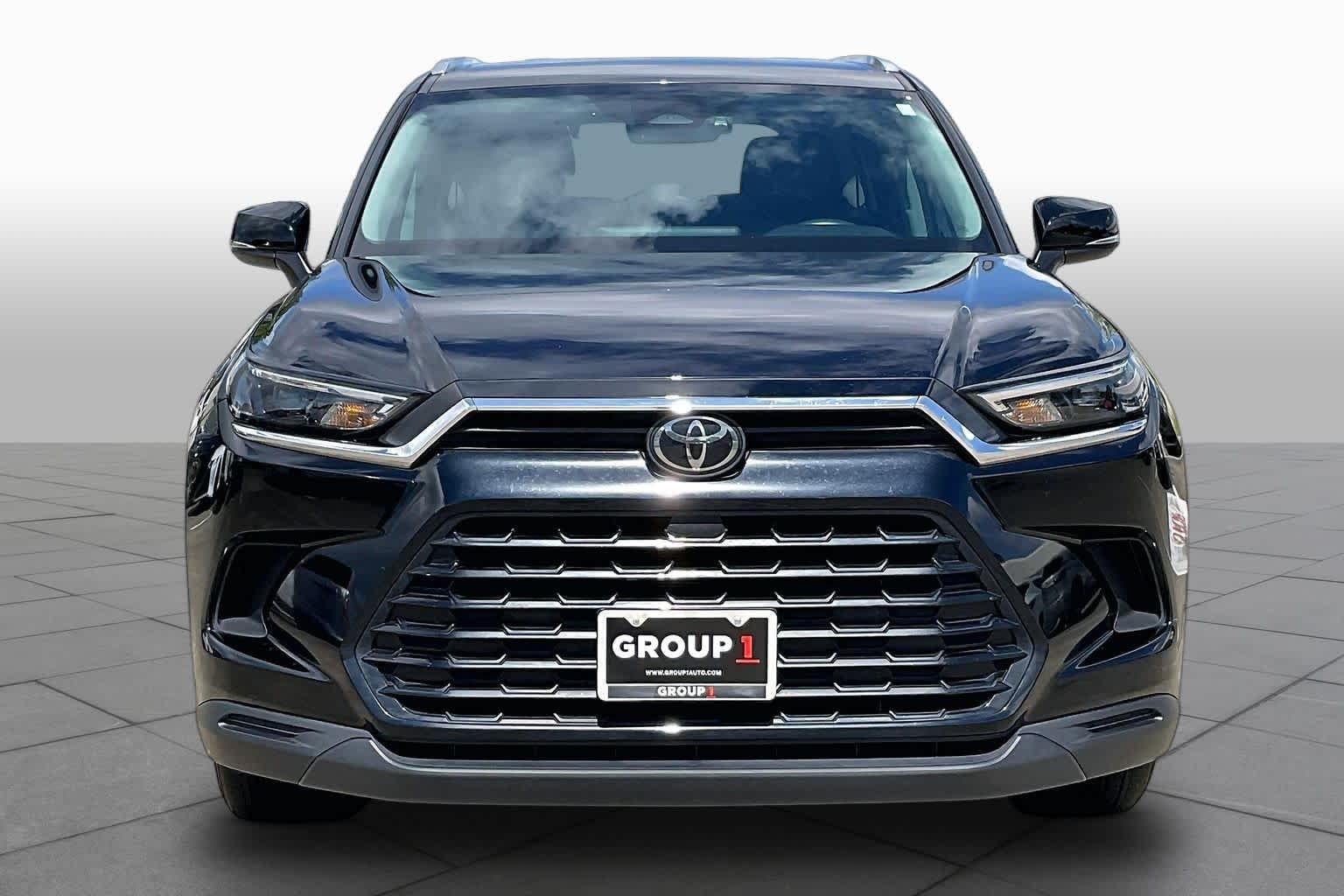 Used 2024 Midnight Black Metallic Toyota XLE image 4