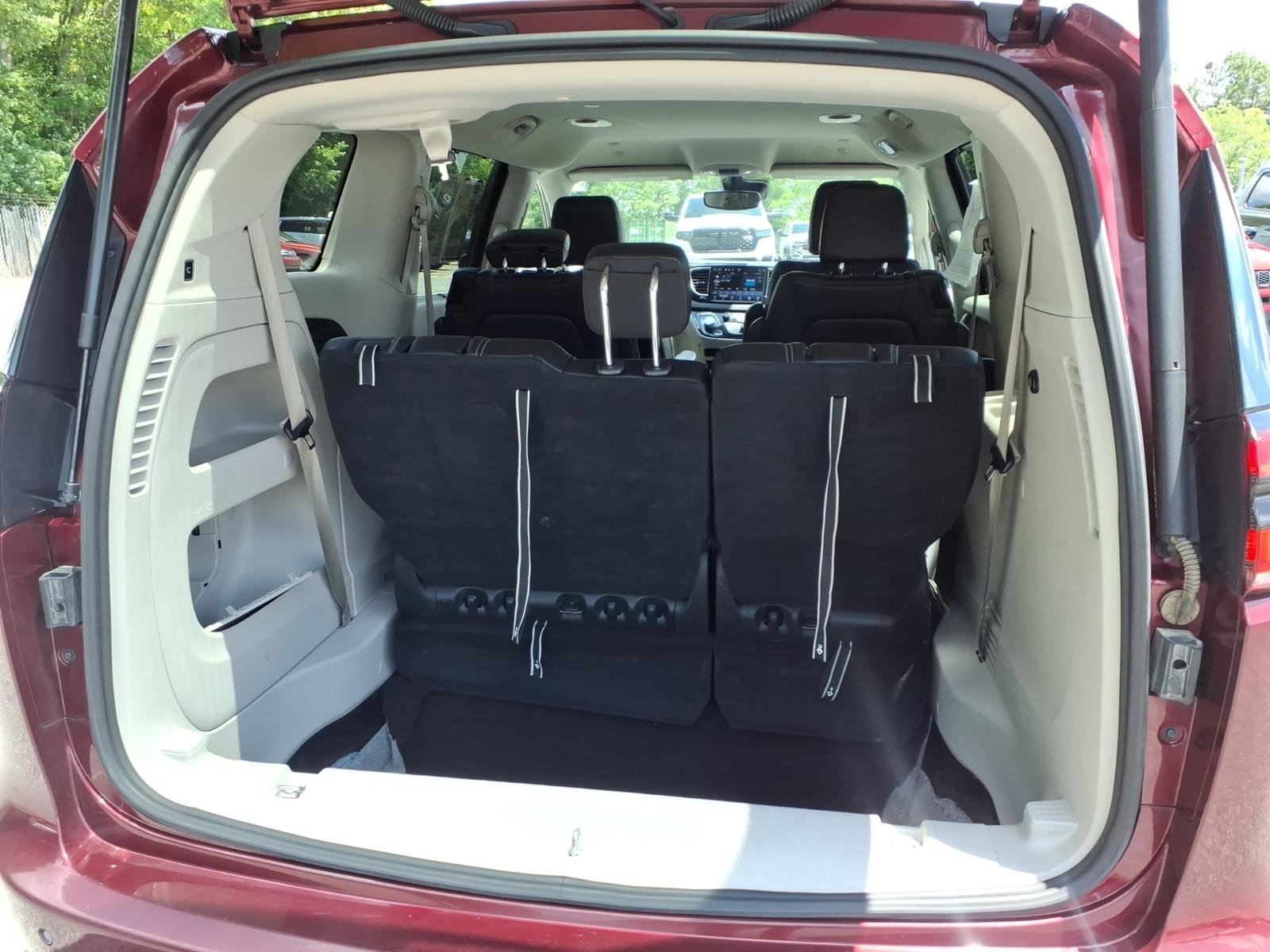 Certified Used 2023 Velvet Chrysler Touring L image 21