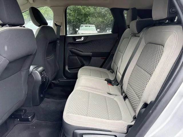 Used 2020 Silver Ford SE image 14
