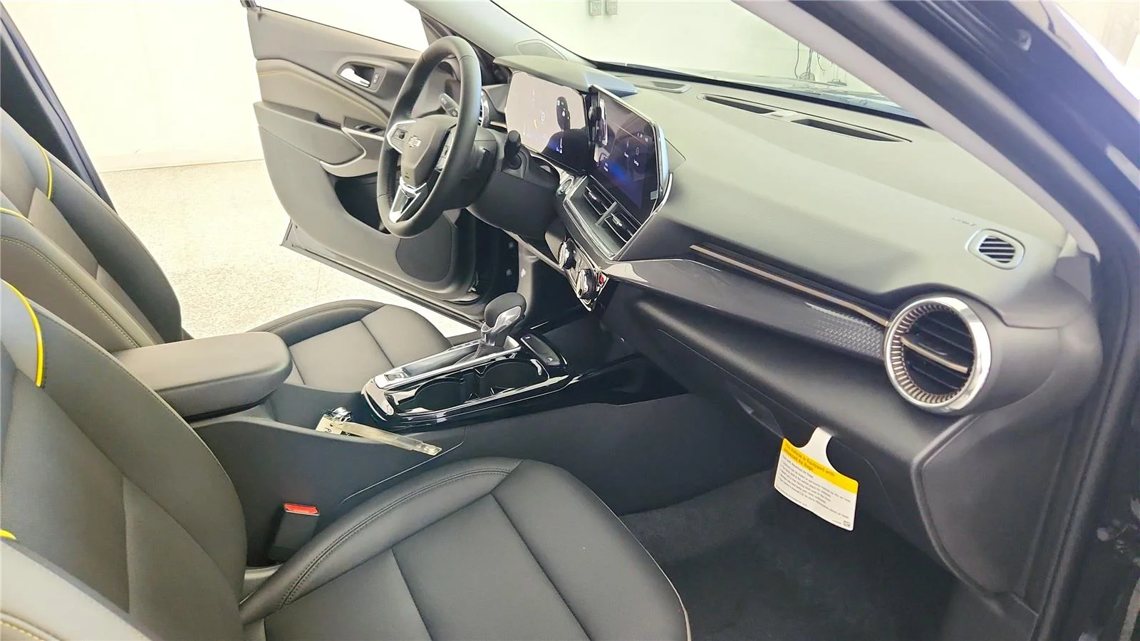 New 2026 Mosaic Black Metallic Chevrolet ACTIV image 28
