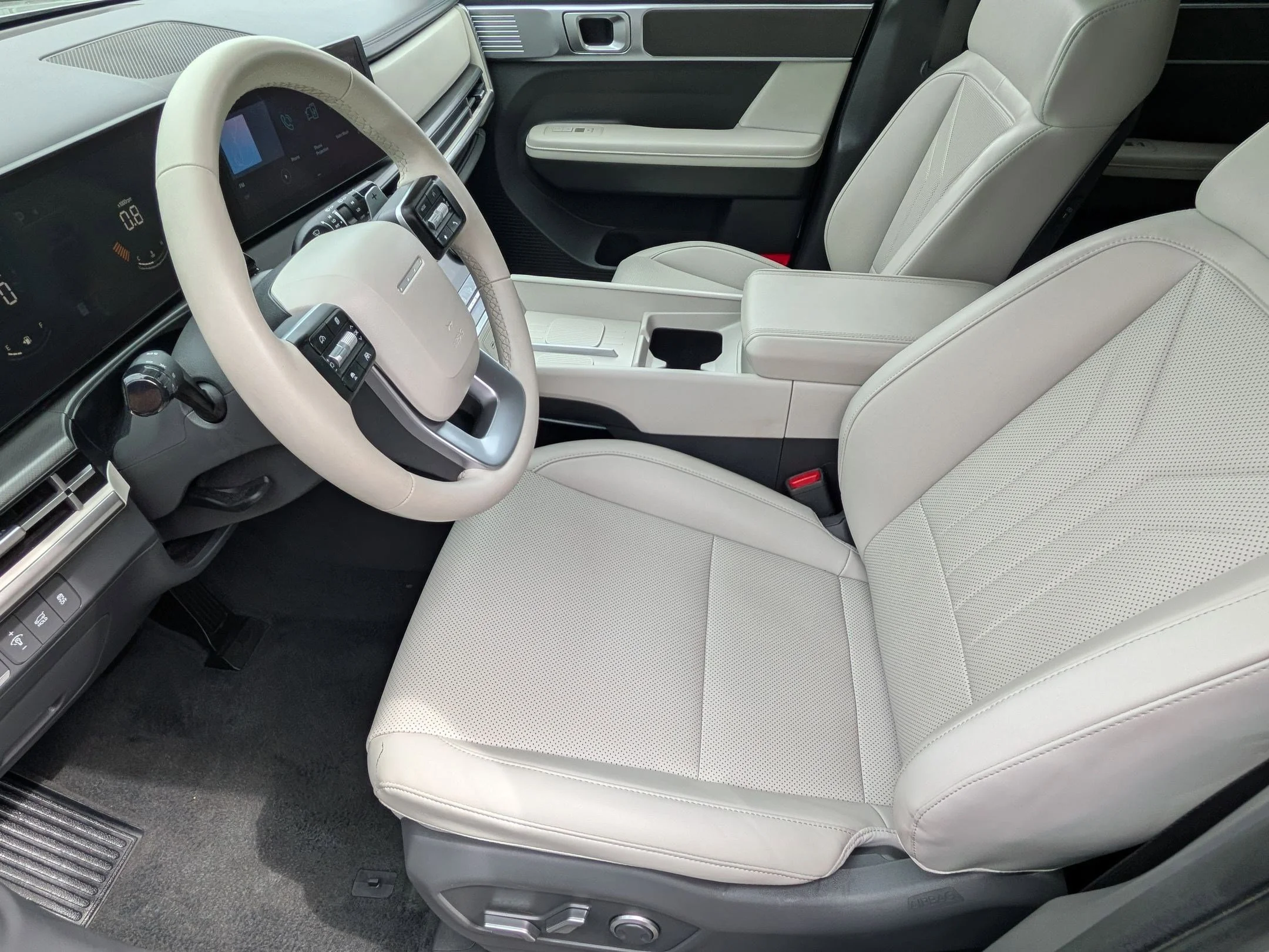 Used 2025 Shimmering Silver Pearl Hyundai SEL image 11