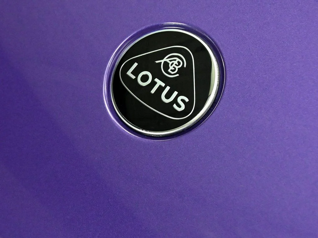 2026 Lotus Emira - Photo 32