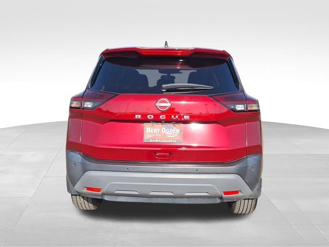 Used 2023 Red Nissan S image 7
